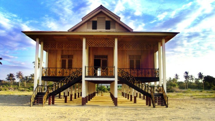 rumah adat provinsi gorontalo