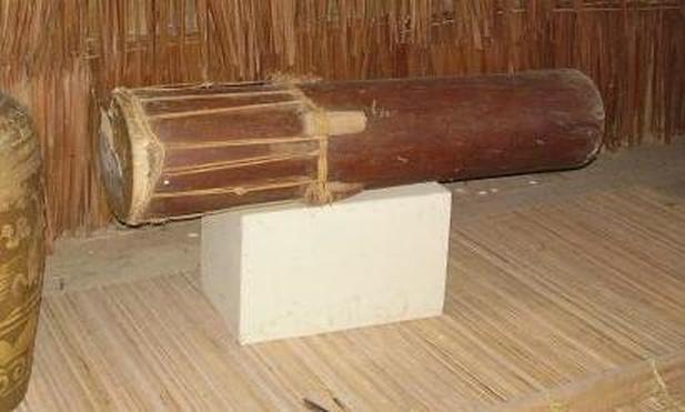 alat musik tradisional tuma