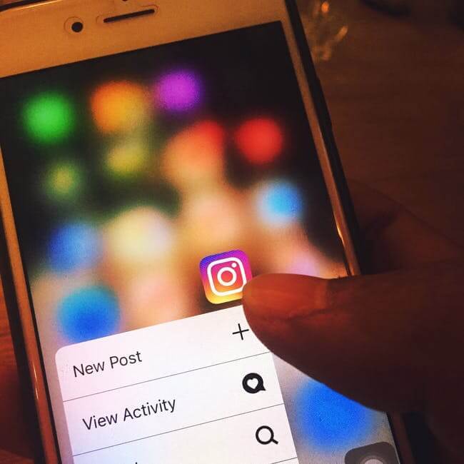 Instagram adalah salah satu media sosial yang kini tak kalah booming dengan facebook 1000++ Caption Instagram Kekinian Terbaru | Keren, Lucu, Bijak, Selfie, Quotes, Gaul