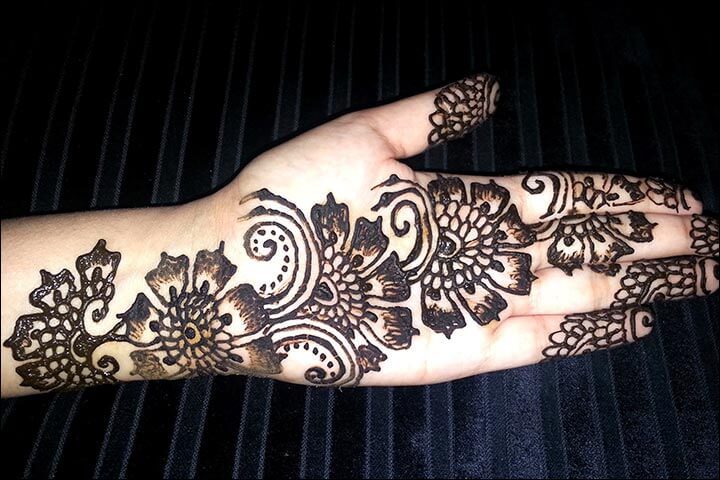 henna tangan motif blooming flower