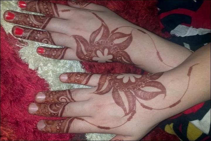 henna tangan motif dual flowers