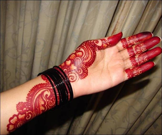 henna tangan motif exquisite red