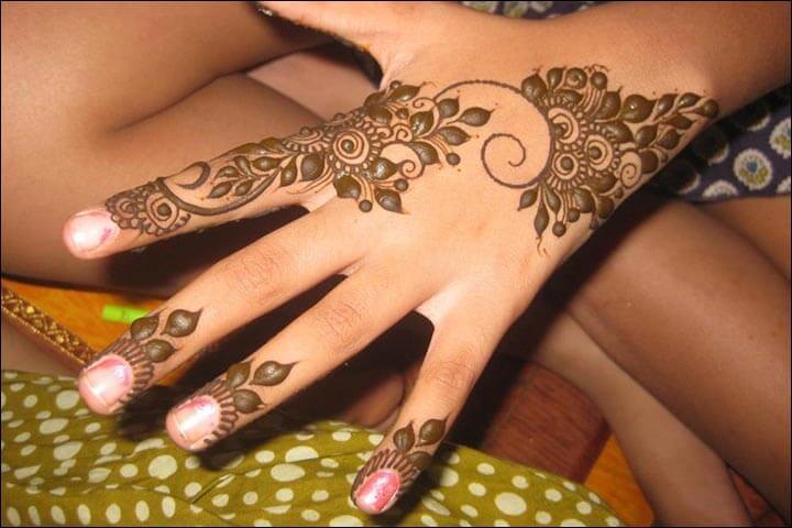 henna tangan motif meaflet