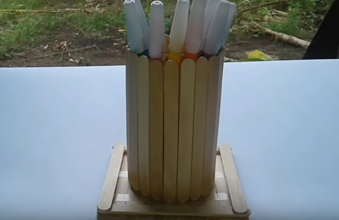 tempat pensil dari stik es krim