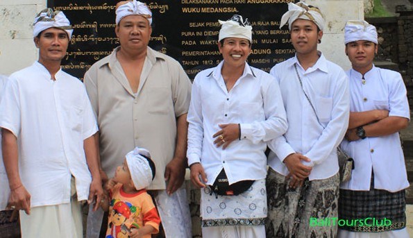 11 Pakaian Adat Bali Pria Dan Wanita Beserta Gambar  Dan 