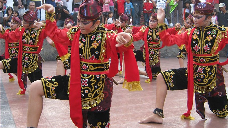 71 Tari  Tradisional di Indonesia dari Berbagai Daerah 