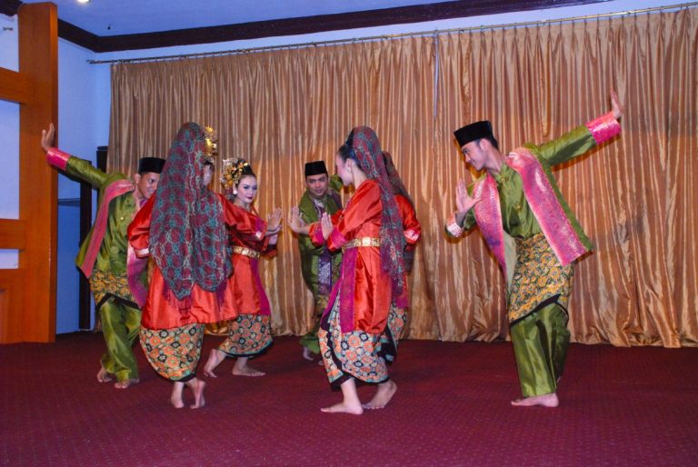71+ Tari Tradisional di Indonesia dari Berbagai Daerah, Provinsi & Gambar