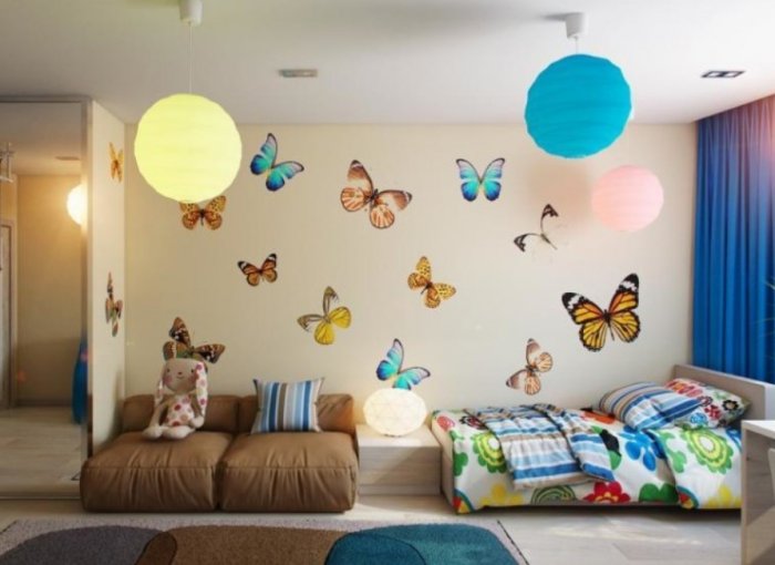 hiasan dinding kamar dengan tema kupu kupu 