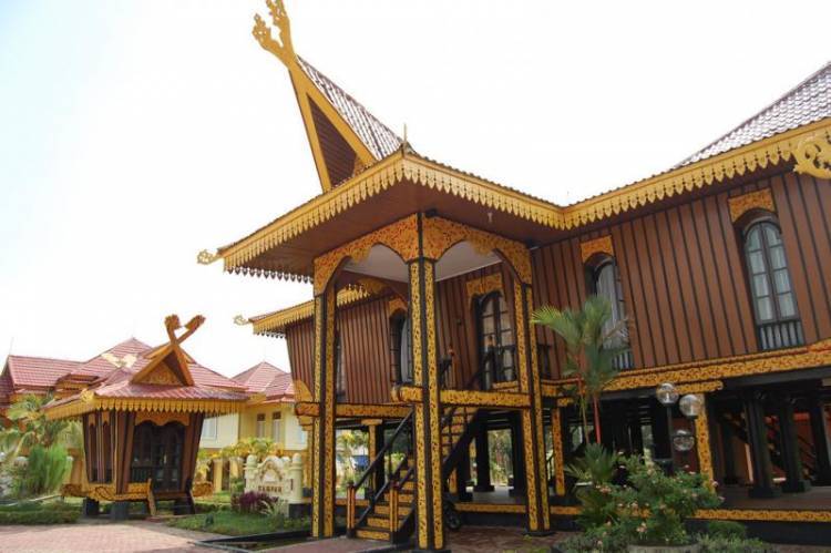 Rumah Adat Riau Arsitektur Filosofi Gambar dan 