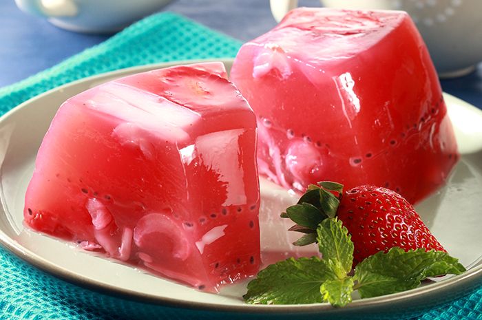 puding buah strawberry