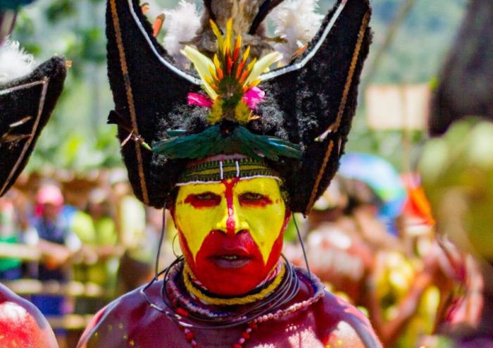 Sebutkan contoh upacara adat dalam peristiwa penting suku-suku yang ada di indonesia