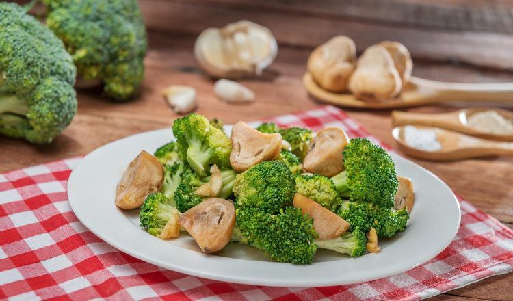 1. menu makan siang brokoli saus jamur