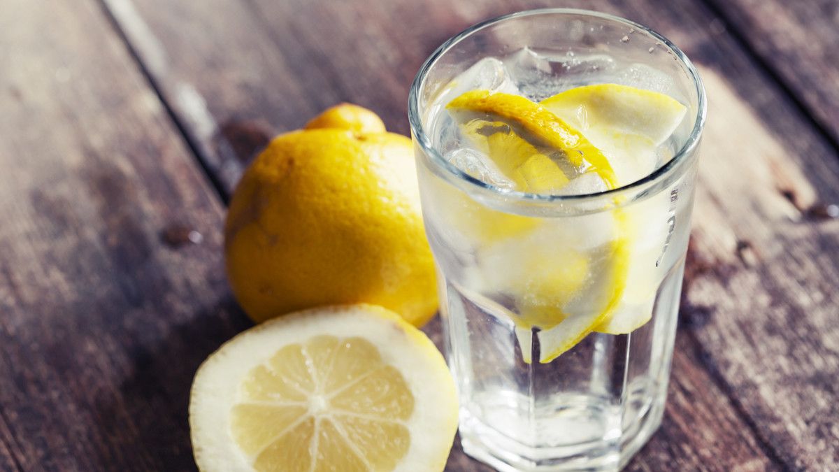 10 Manfaat Infused Water Lemon Untuk Kesehatan Dan Kecantikan Kulit Serta Resep Infused Water Themoondoggies