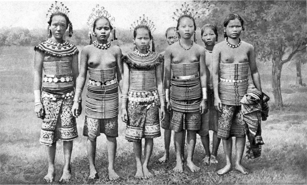 sejarah masa lalu suku dayak 