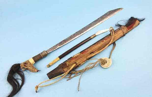 senjata tradisional
