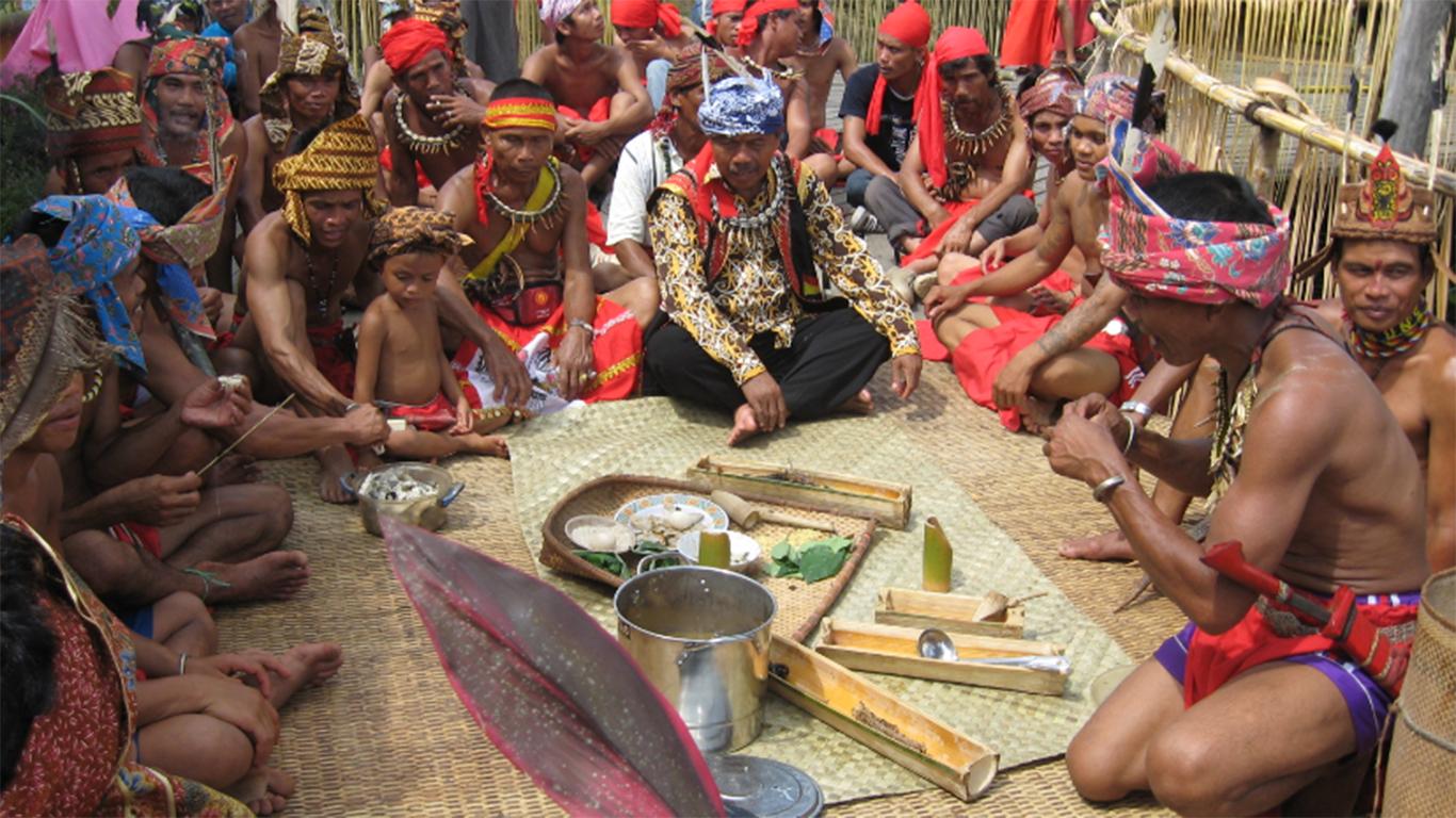 Suku Dayak Sejarah, Kebudayaan, Adat Istiadat dan Penjelasannya